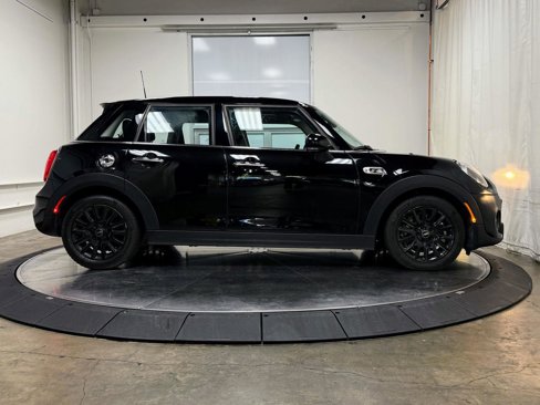 Used 2019 MINI Cooper S image 9
