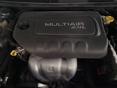Used 2015 Chrysler 200 Limited image 30