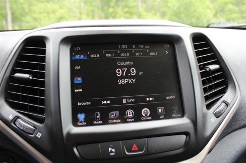 Used 2016 Jeep Cherokee Latitude w/ Comfort/Convenience Group image 26