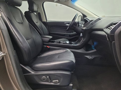 Used 2019 Ford Edge Titanium w/ Equipment Group 301A image 21