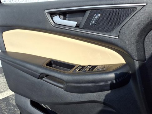 Used 2016 Ford Edge SEL w/ Equipment Group 201A image 9