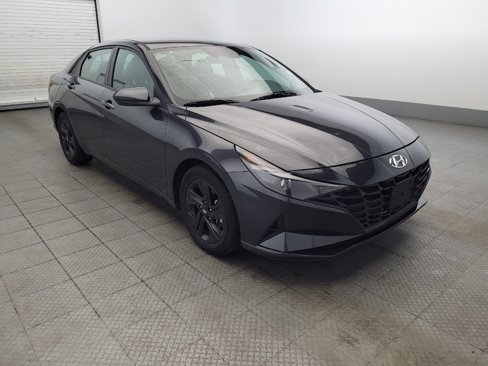 Used 2023 Hyundai Elantra SEL image 13