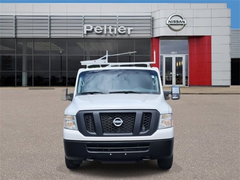 Used 2018 Nissan NV 3500 S image 2