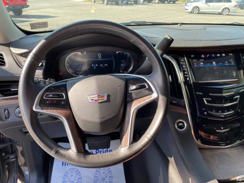 Used 2017 Cadillac Escalade Premium Luxury image 21