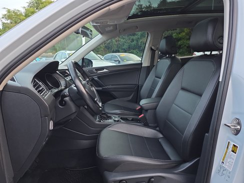 Used 2018 Volkswagen Tiguan SEL image 27