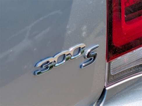 Used 2018 Chrysler 300 S w/ 300S Premium Group image 31