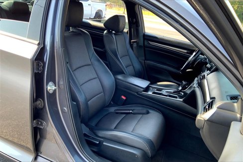 Used 2018 Honda Accord Sport image 8
