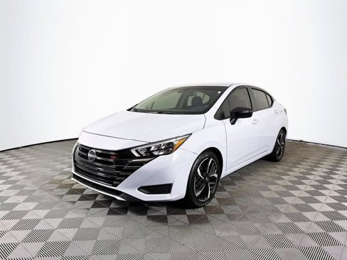 Certified 2023 Nissan Versa SR image 4