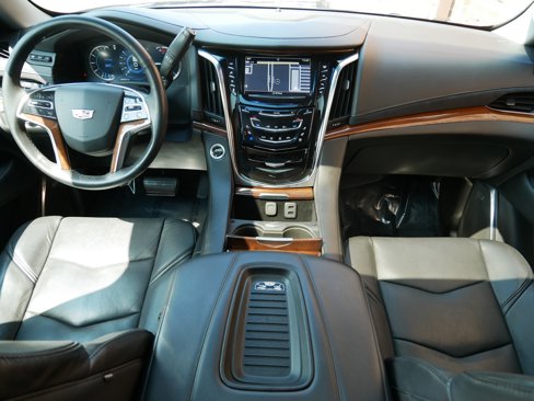 Used 2018 Cadillac Escalade ESV Luxury image 13