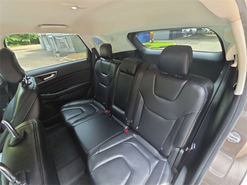 Used 2019 Ford Edge Titanium w/ Cold Weather Package image 23