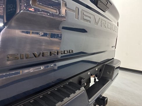 Used 2020 Chevrolet Silverado 1500 Custom w/ Custom Value Package image 12