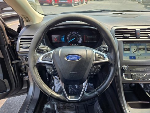 Used 2018 Ford Fusion SE w/ Equipment Group 201A image 28