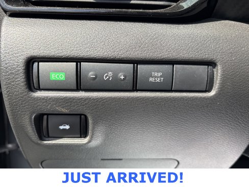 Used 2022 Nissan Sentra SV image 11