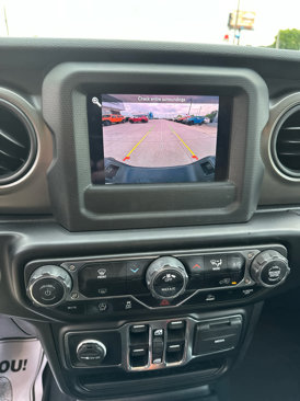 Used 2022 Jeep Gladiator Sport image 15