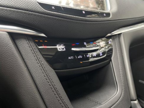 Used 2021 Cadillac XT5 Premium Luxury image 15