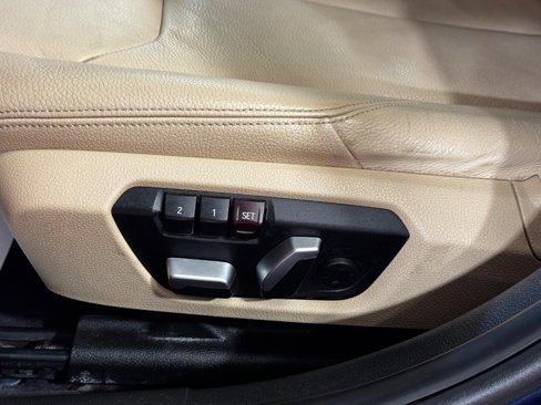 Used 2018 BMW 320i Sedan image 16