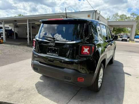 Used 2023 Jeep Renegade Latitude image 11