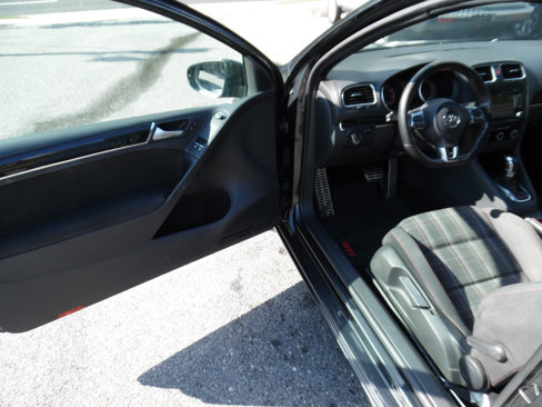 Used 2011 Volkswagen GTI 2-Door image 9