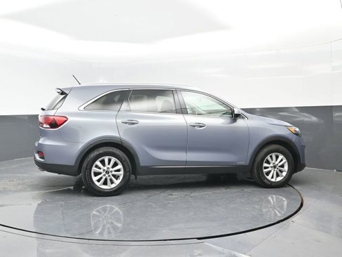 Used 2020 Kia Sorento LX w/ LX I4 Convenience Package image 3