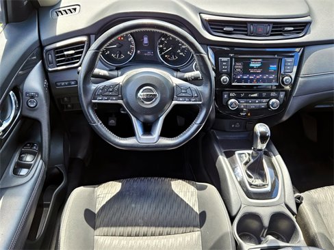 Used 2018 Nissan Rogue SV w/ Premium Package image 13
