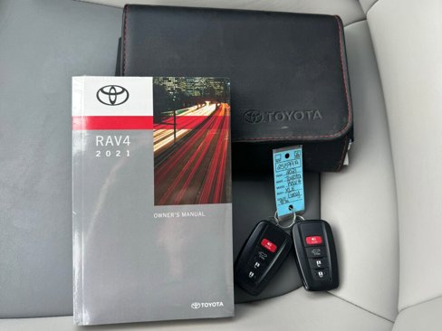 Used 2021 Toyota RAV4 XLE Premium image 35