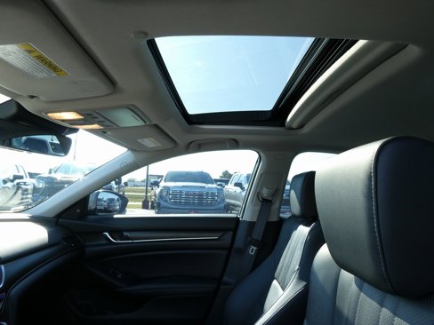Used 2022 Honda Accord Touring image 22
