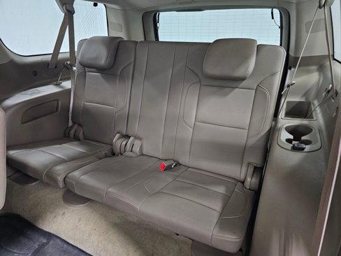 Used 2015 Chevrolet Suburban LTZ image 4