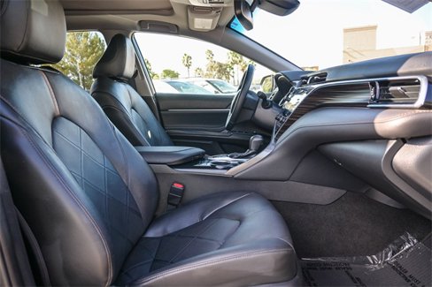 Used 2018 Toyota Camry XLE image 17