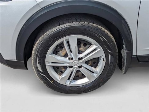 Used 2020 Nissan Kicks S image 23