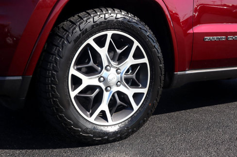 Used 2018 Jeep Grand Cherokee Limited image 22