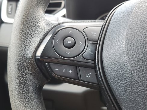 Used 2019 Toyota RAV4 LE image 10