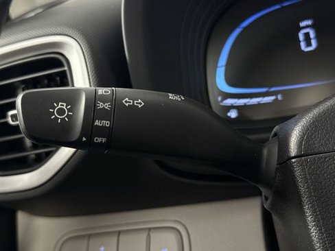 New 2025 Hyundai Venue SEL image 29