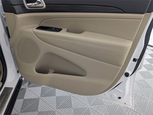 Certified 2021 Jeep Grand Cherokee Laredo image 31
