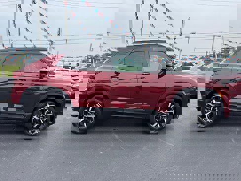 Used 2023 Chevrolet TrailBlazer RS w/ Sun and Liftgate Package image 4
