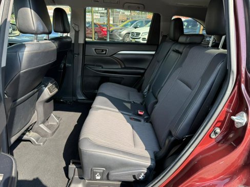 Used 2017 Toyota Highlander Plus image 9