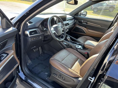 Used 2022 Kia Telluride SX w/ SX Prestige Package image 28