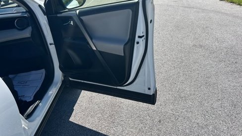 Used 2018 Toyota RAV4 XLE image 33