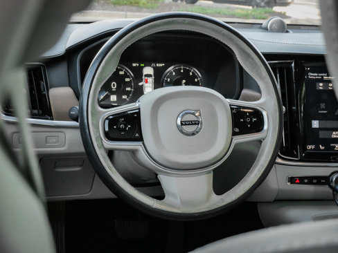 Used 2017 Volvo S90 T6 Inscription w/ Vision Package image 6