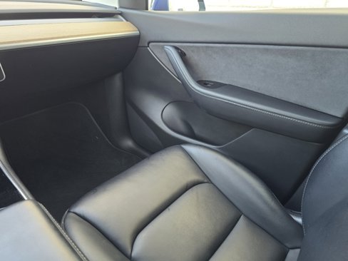 Used 2020 Tesla Model Y Long Range image 27