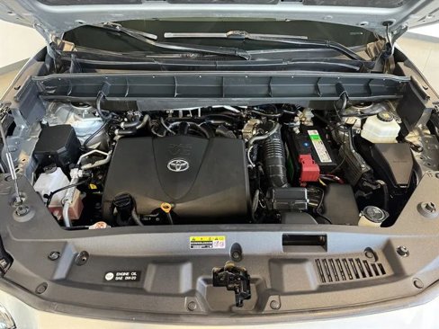 Used 2020 Toyota Highlander Platinum image 12