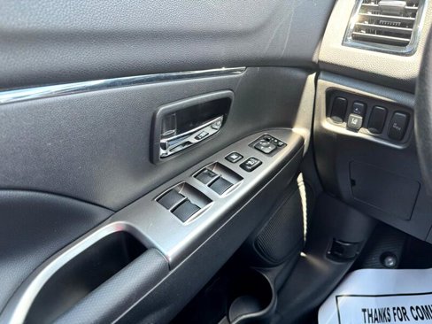 Used 2022 Mitsubishi Outlander Sport SE image 13