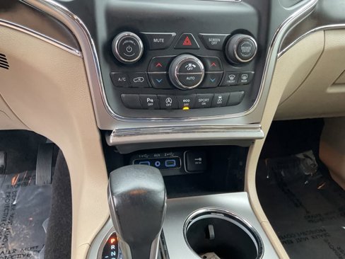 Used 2018 Jeep Grand Cherokee Limited w/ Trailer Tow Group IV image 17