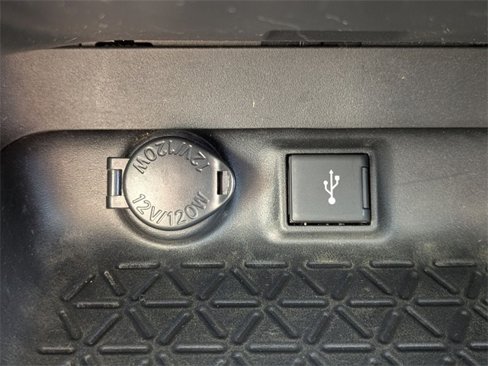 Used 2021 Toyota RAV4 XLE image 20
