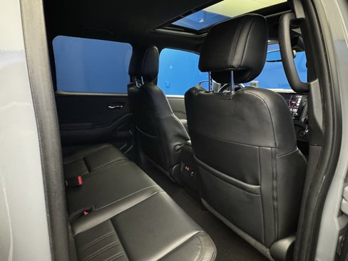 Used 2022 Nissan Frontier PRO-4X w/ Pro-4X Premium Package image 27
