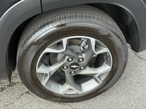 Used 2024 Chevrolet Trax LT image 32