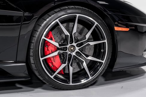 Used 2017 Lamborghini Aventador S image 46