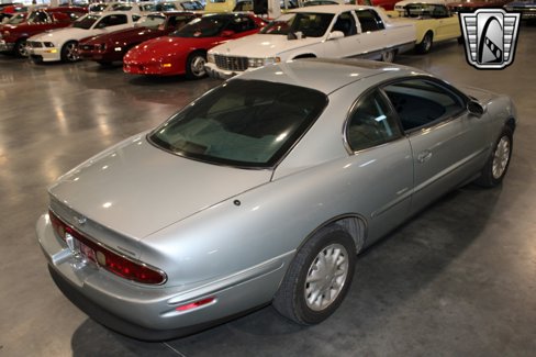 Used 1995 Buick Riviera Supercharged Coupe image 6