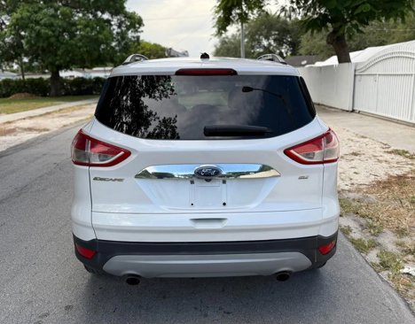 Used 2016 Ford Escape SE w/ SE Chrome Package image 5