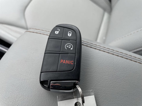 Used 2022 Jeep Compass Limited image 23