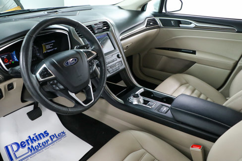Used 2020 Ford Fusion SEL image 23